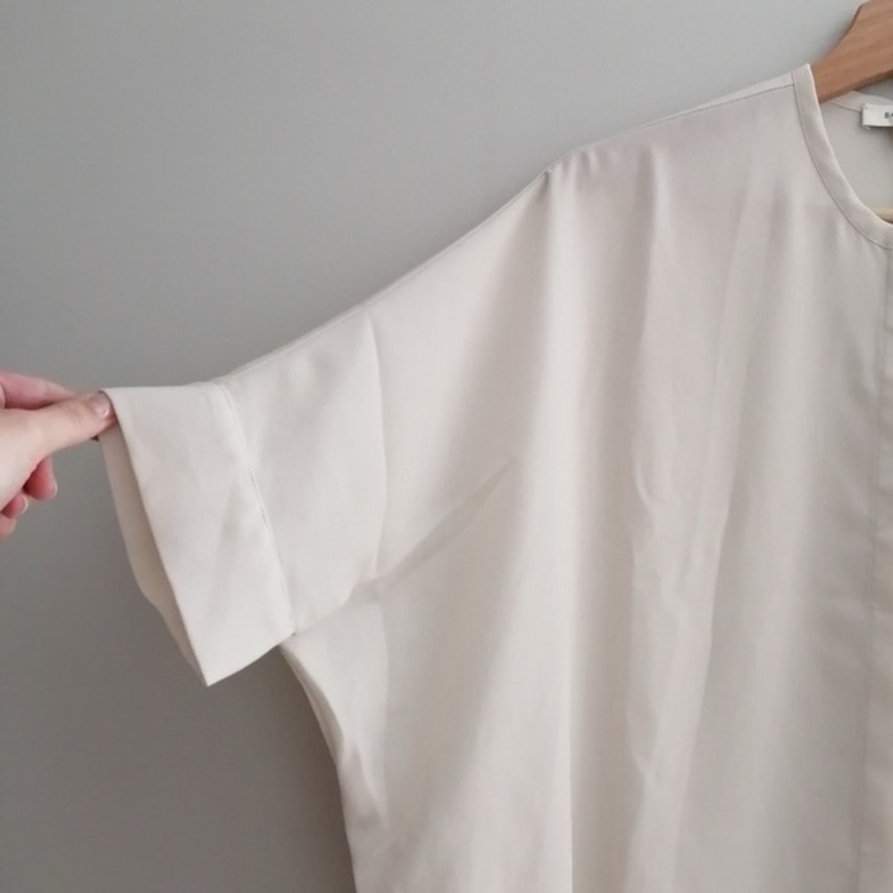 Aritzia Babaton Howard Tunic Short Sleeve Crepe Fabric Button Up Oversized XS - Picture 4 of 14